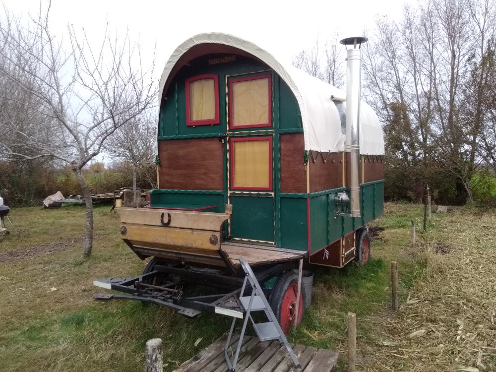 Aire camping-car  Saint-Romain-de-Benet (17600) - Photo 2